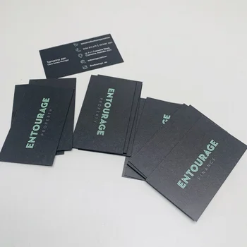 Изготовленные на заказ визитки из черного картона