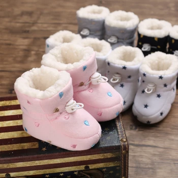 Осенне-зимние детские ботинки для маленьких девочек и мальчиков, зимняя теплая обувь с мультяшным принтом Любви, модные Первые ходунки для малышей, Детская обувь 0-18 м